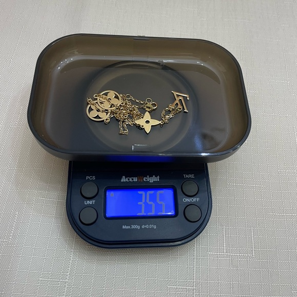 Pure 18K Inspired LV Necklace ⛓⭐️💛♥️ - Picture 7 of 11